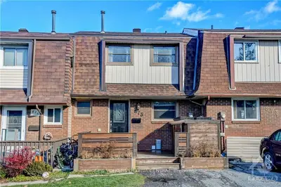873 LAWNSBERRY Drive, Orleans - Cumberland and Area, ON K1E 1X8