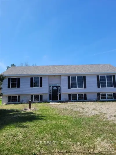 462 HIGHWAY 15, Rideau Lakes, ON K7A 5B8