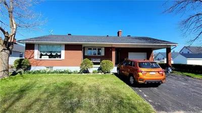 608 BANK Street, Laurentian Valley, ON K8A 7Y7