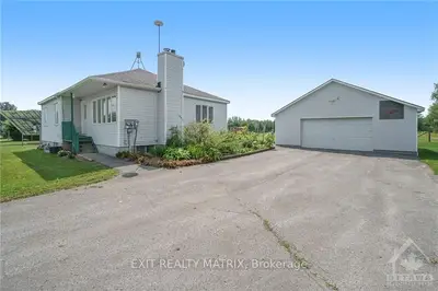 1493 Montee Latreille Road, The Nation, On K0a 1m0