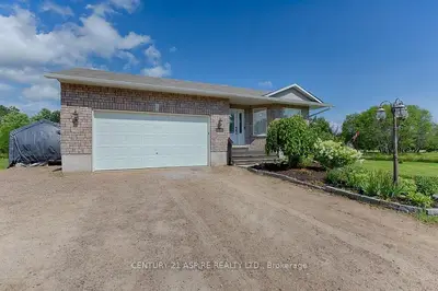 2491 PETAWAWA Boulevard, Petawawa, ON K8H 2Z4