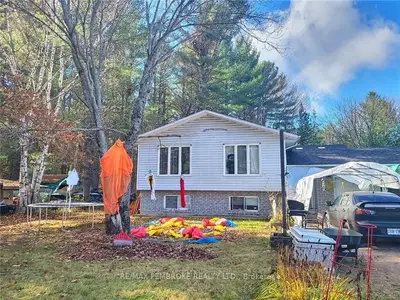 32075 HIGHWAY 17, Laurentian Hills, ON K0J 1J0