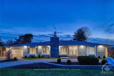 1890 BROADMOOR Avenue, Alta Vista and Area, ON K1H 5B4