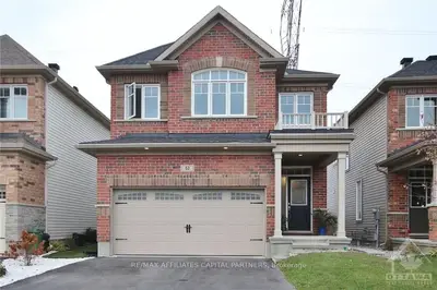 52 Tapadero Avenue, Kanata, ON K2V 0E1