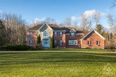 5817 Queenscourt Crescent, Manotick - Kars - Rideau Twp And Area, On K4m 1k3
