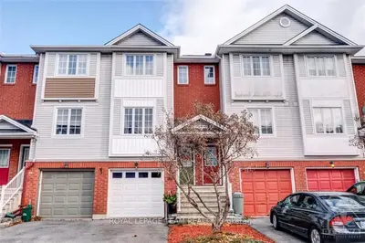90 MANHATTAN Crescent, Carlington - Central Park, ON K2C 4B7