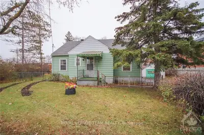 1460 BASELINE Road, Meadowlands - Crestview and Area, ON K2C 0B2