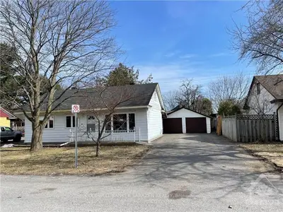 1242 FOXBAR Avenue, Hunt Club - South Keys and Area, ON K1V 6V5