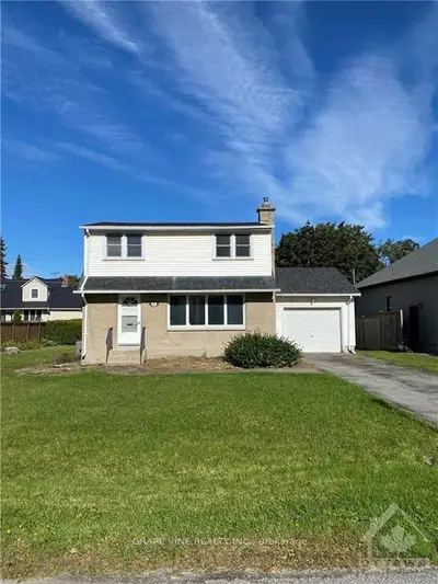 221 CHANDLER Avenue, Mooneys Bay - Carleton Heights and Area, ON K2C 0G3