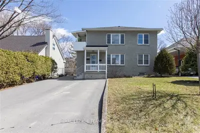 2427 CHASSEUR Avenue, Billings Bridge - Riverside Park and Area, ON K1V 8E5
