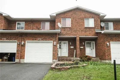 Att/Row/Townhouse in Cornwall