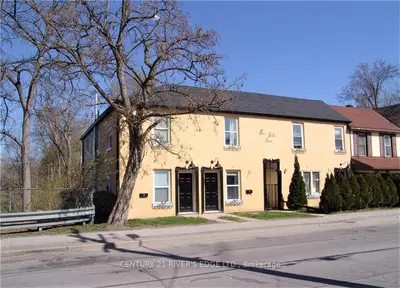 4 PEARL Street E, Brockville, ON K6V 1P2