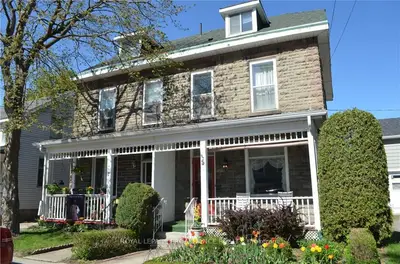 5 DANIEL Street, Brockville, ON K6V 4Z4