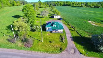 916 CASTLEFORD Road, Horton, ON K7V 3Z8
