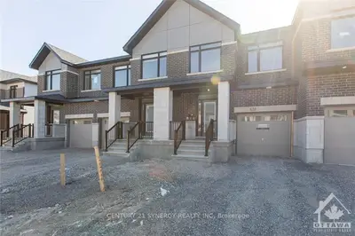631 RATHBURN Lane, Leitrim, ON K1T 3W7
