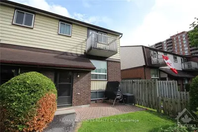 404 MONTFORT Street 1, Manor Park - Cardinal Glen and Area, ON K1L 8G7