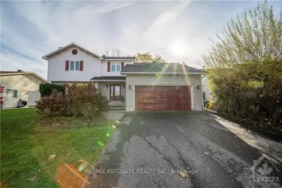 8 FLEURETTE Street, Russell, ON K0A 1W0