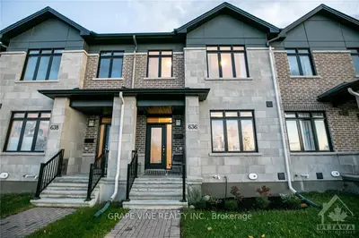 636 MIKINAK Road, Manor Park - Cardinal Glen and Area, ON K1K 2G8