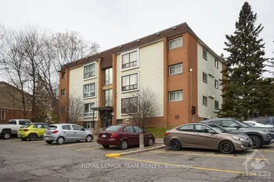 49 SUMAC Street 11, Beacon Hill North - South and Area, ON K1J 7T7