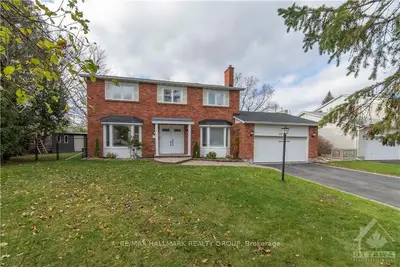 217 AMBERLY Court, Beacon Hill North - South and Area, ON K1J 8A2
