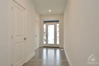 251 Zinnia Way, Blossom Park - Airport And Area, On K4m 0k8