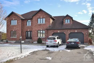2733 GLEN Street, Greely - Metcalfe - Osgoode - Vernon and Area, ON K0A 2P0