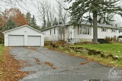 7250 PHILNOR Street, Greely - Metcalfe - Osgoode - Vernon and Area, ON K4P 1B2
