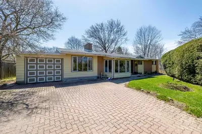 32 ULLSWATER Drive, Crystal Bay - Rocky Point - Bayshore, ON K2H 5H2
