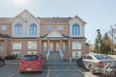 1701 BLOHM Drive 4, Hunt Club - South Keys and Area, ON K1G 6N6