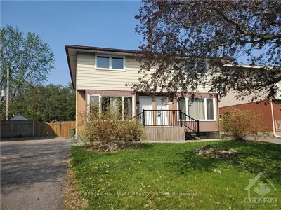 1468 CLAYMOR Avenue, Mooneys Bay - Carleton Heights and Area, ON K2C 1S6