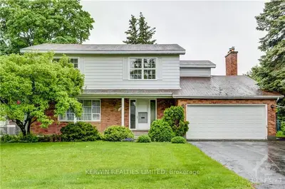 26 GRANTON Street, Meadowlands - Crestview and Area, ON K2G 1W6