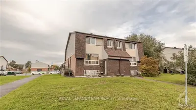 27 WOODVALE C, South of Baseline to Knoxdale, ON K2G 4H3