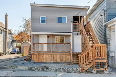 220 CARILLON Street, Vanier and Kingsview Park, ON K1L 5X8