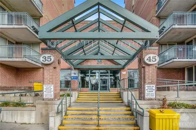35 HOLLAND Street 202, Tunneys Pasture and Ottawa West, ON K1Y 4S2