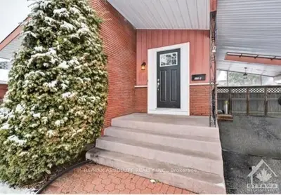 825 IROQUOIS Road A, McKellar Heights - Glabar Park and Area, ON K2A 3N3