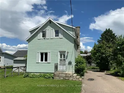715 MARY Street, Pembroke, ON K8A 5X8