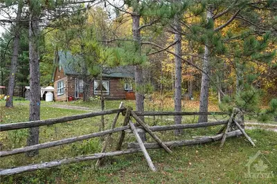 3888 Bolingbroke Road, Tay Valley, ON K0H 2B0