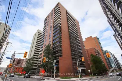 475 LAURIER Avenue W 1304, Ottawa Centre, ON K1R 7X1