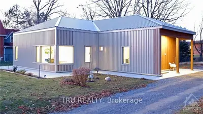 344 DONALD B MUNRO Drive, Carp - Huntley Ward, ON K0A 1L0