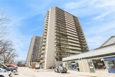 158 B McArthur Avenue 202, Vanier and Kingsview Park, ON K1L 8C9