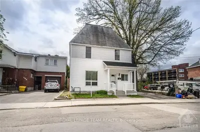94 SELKIRK Street, Vanier and Kingsview Park, ON K1L 6M7