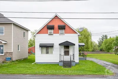 704 BREBEUF Street, Casselman, ON K0A 1M0