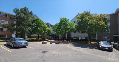 260 BRITTANY Drive 414, Manor Park - Cardinal Glen and Area, ON K1K 4M2