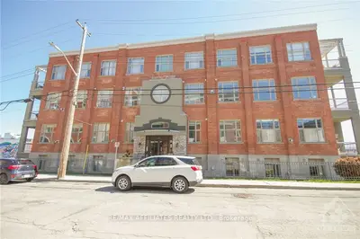297 DUPUIS Street 204, Vanier and Kingsview Park, ON K1L 7H8