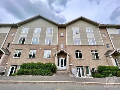 330E EVEREST, Elmvale Acres and Area, ON K1G 4E4