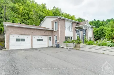 3472 St Joseph Boulevard, Orleans - Cumberland and Area, ON K1C 1T1