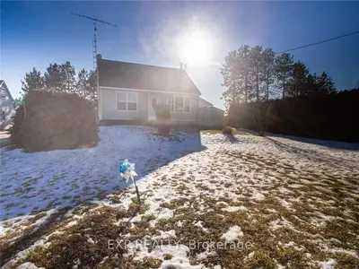 19319C 60, Madawaska Valley, ON K0J 1B0