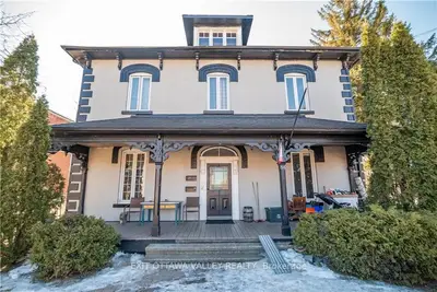 36 ISABELLA Street, Pembroke, ON K8A 5S5