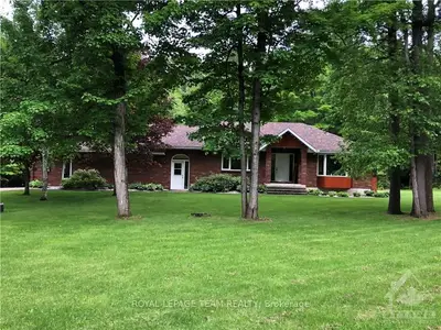 200 STEWARTVILLE Road, McNab/Braeside, ON K0A 3L0
