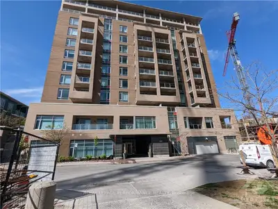 100 CHAMPAGNE Avenue 404, Dows Lake - Civic Hospital and Area, ON K1S 4P4